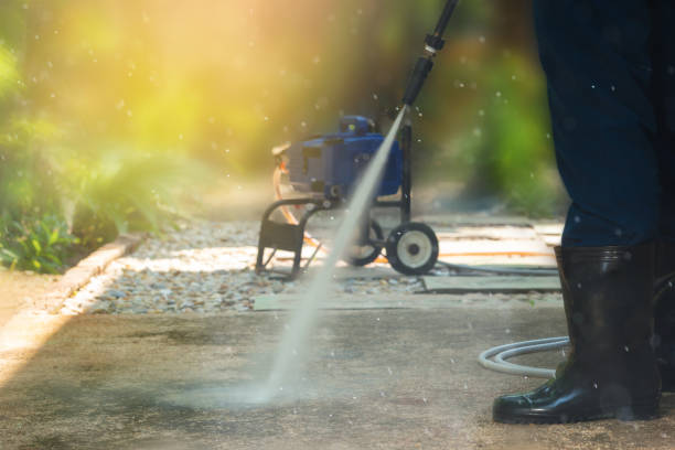 Best Pool Deck Cleaning  in Hauppauge, NY